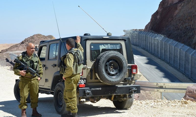ההערכה: זאת הסיבה לטנדרים הלבנים בגבול מצרים