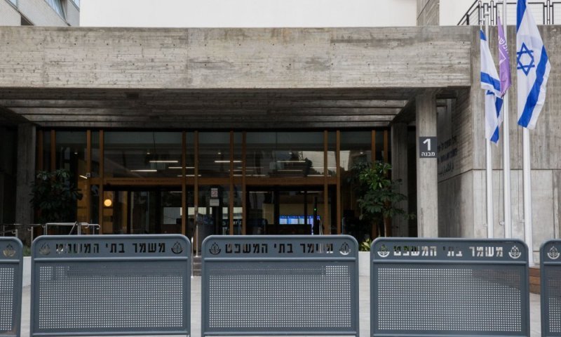 השופטת ממשיכה לעשות בושות, הפרקליטות מעוניינת לפסול אותה