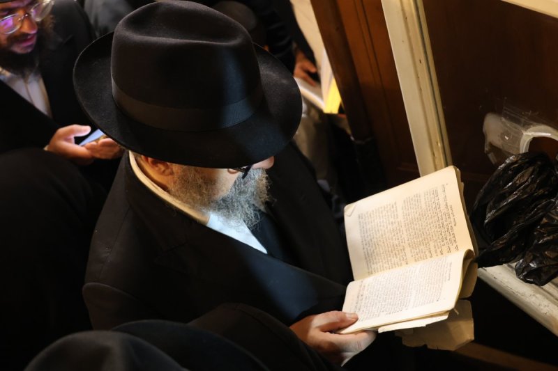 מרדכי לובעצקי