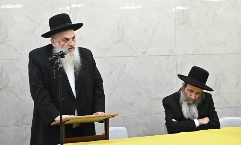 הגר"ח פיינשטיין: "הרבצת תורה של מלמד בחיידר אינה פחותה מראש ישיבה"