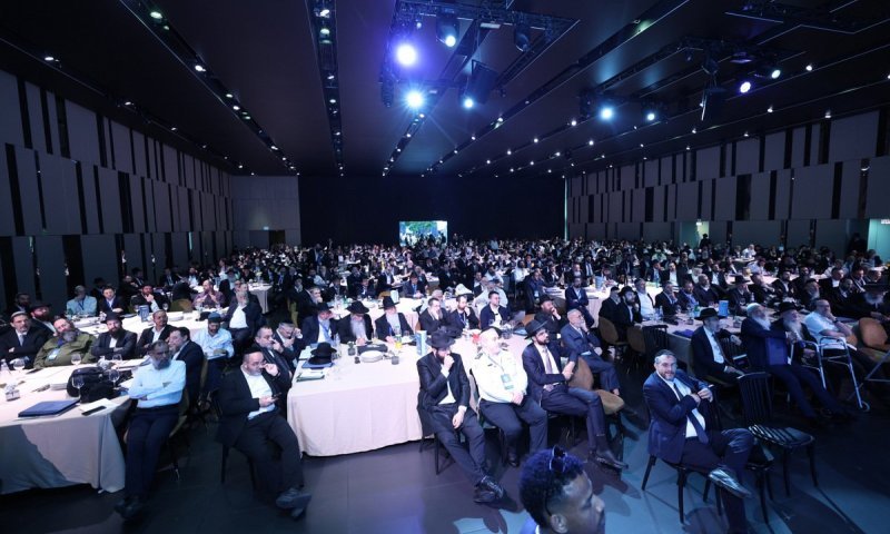 לראשונה: למעלה מ-1,200 רבנים עורכי חופות התכנסו ליום עיון