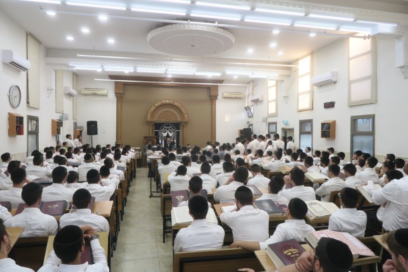 באדיבות המצלם