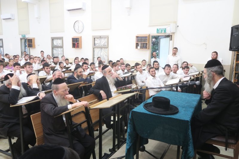 באדיבות המצלם