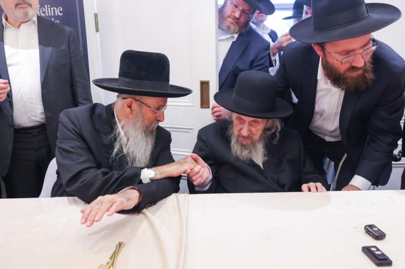 דניאל נפוסי ומאיר זלזניק