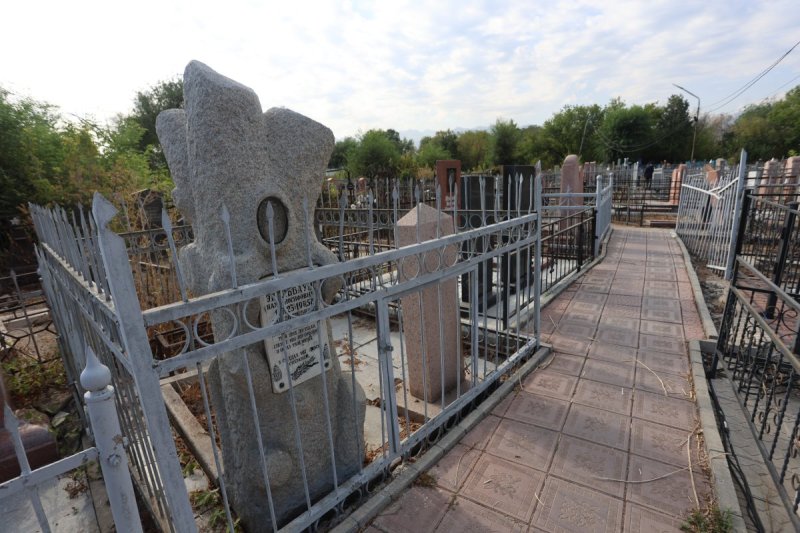 מרדכי לובעצקי