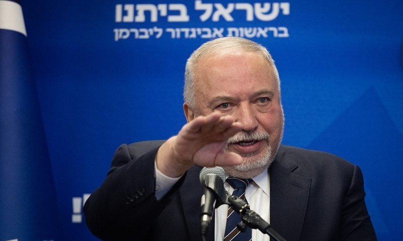 ליברמן נגד איזנקוט: "בממשלה הבאה כולם ישרתו, לא יהיה פטור"