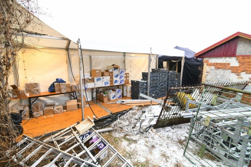 ארי קופרשטוק - פולין