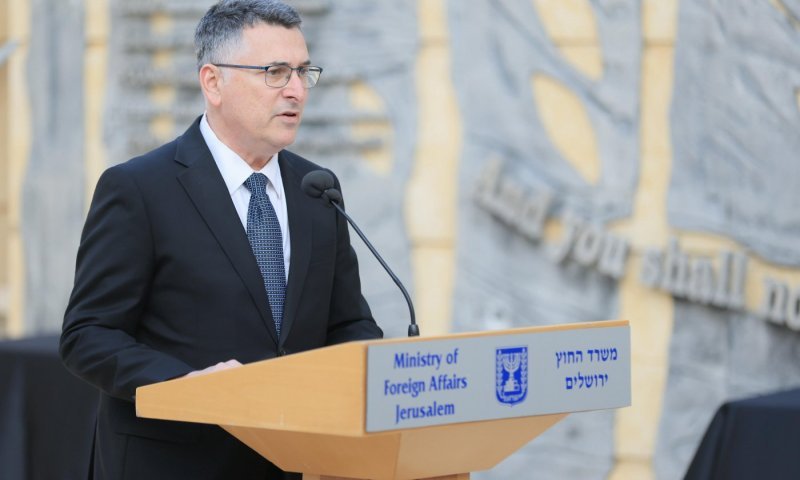 סער נפגש עם שליחת האו״ם ללבנון: "חיזבאללה מפר את הפסקת האש"