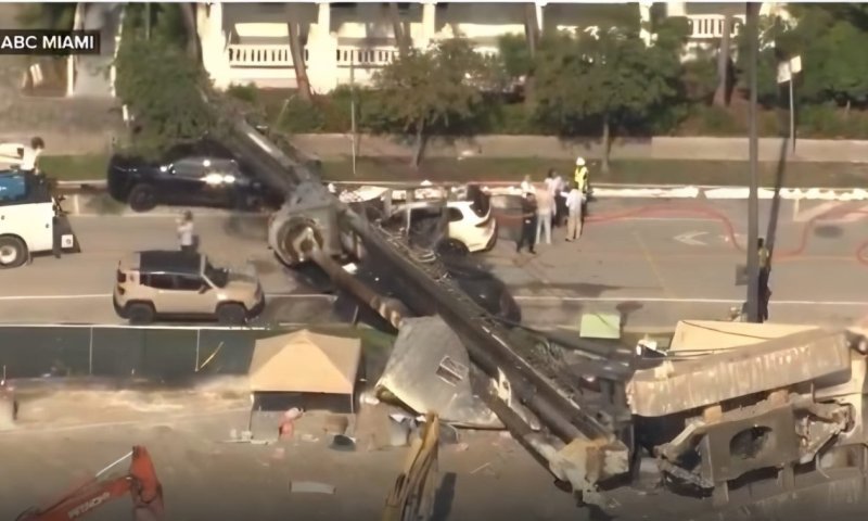 מנוף ענק קרס על רכב נוסע - המכונית עלתה באש