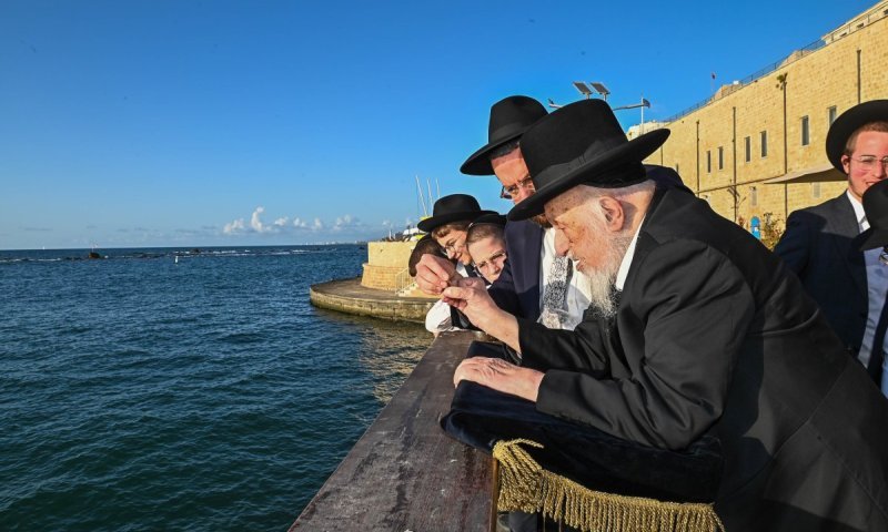 ביקורי החג וביעור מעשרות בחוף יפו: חג הפסח אצל הגרב"ד פוברסקי
