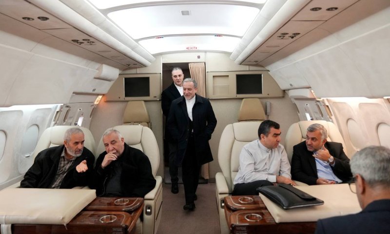 דיווח: עראקצ&rsquo;י ובכירים איראנים העבירו מאות מיליוני דולרים לחיזבאללה