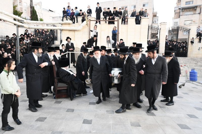 אנשיל בעק וא.מ.ש