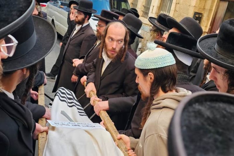 באדיבות המצלם