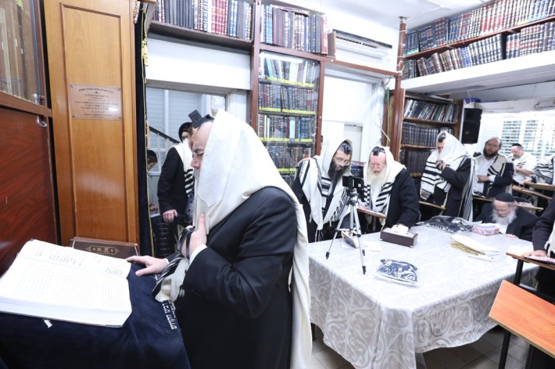 באדיבות המצלם