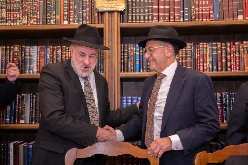 באדיבות המצלם