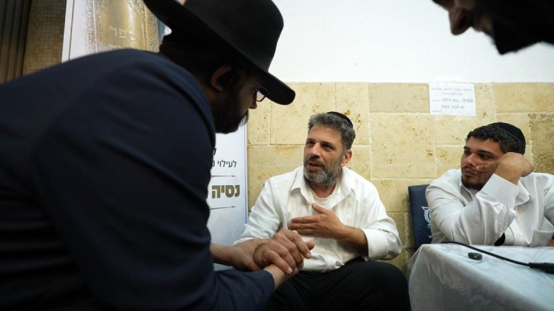 באדיבות המצלם
