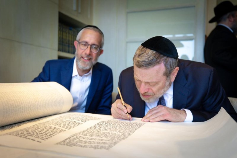 דניאל נפוסי ומאיר זלזניק