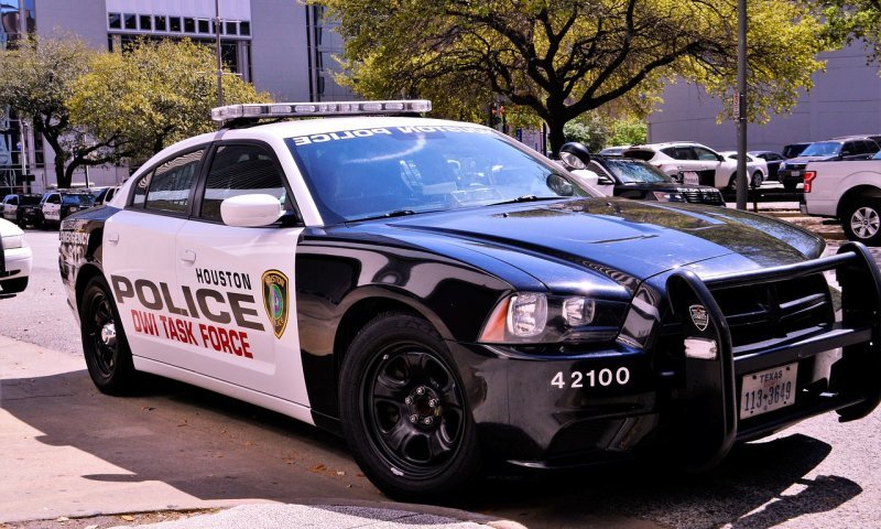 אשה נעצרה לאחר תכנון לבצע פיגוע דריסה המוני מחוץ לבית כנסת