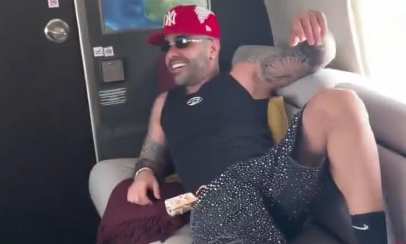 זעם עממי: בנו של בכיר איראני תועד במטוס פרטי ותיקי מותגי יוקרה