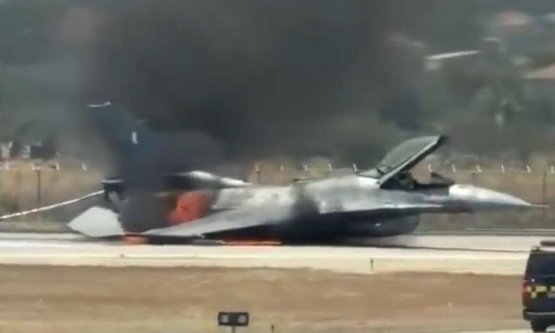 תקלה באוויר: מטוס קרבי יווני ביצע נחיתת חירום באי זקינתוס