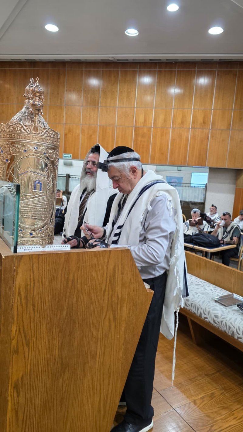 באדיבות המצלם