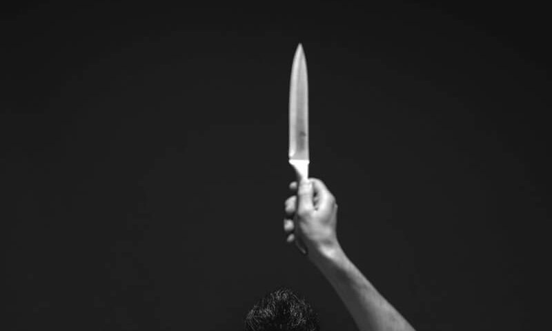 ניסיון פיגוע דקירה: גבר צעק "ישראלים" ושלף סכין לעבר שלושה יהודים