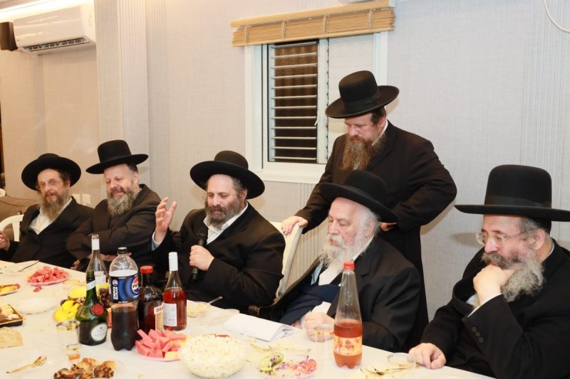 באדיבות המצלם