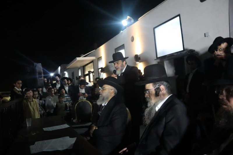 באדיבות המצלם