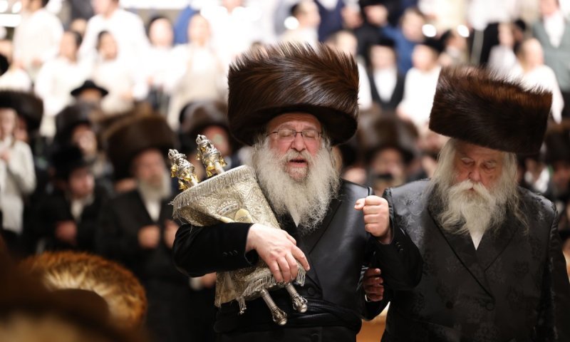 אחד יחיד ומיוחד: השמחה הגדולה, נענועים ושיעור - כך נראה סוכות בנדבורנה