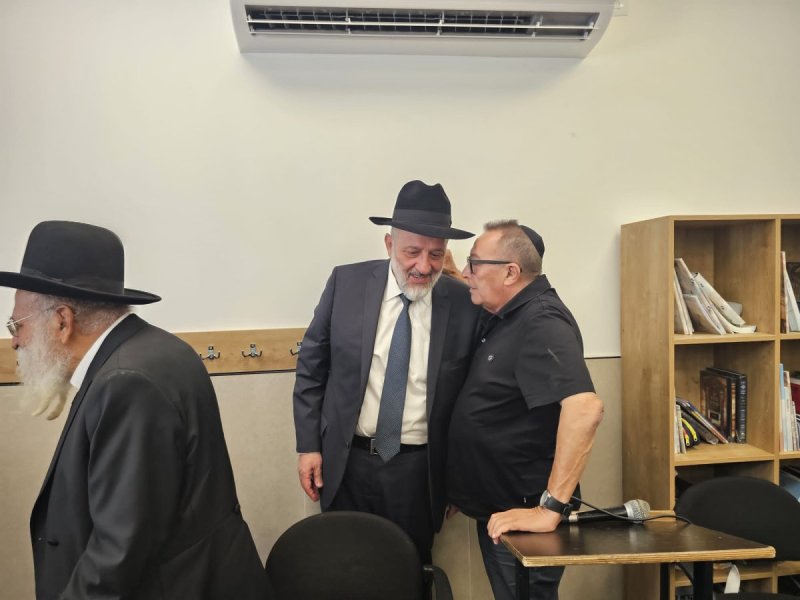 באדיבות המצלם