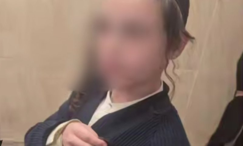 מזעזע: אישה גזרה את פאת ראשו של ילד ששיחק בכדור