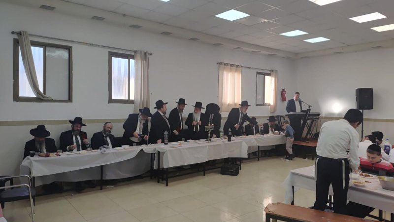 באדיבות המצלם