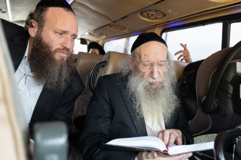 שמוליק קורלנסקי