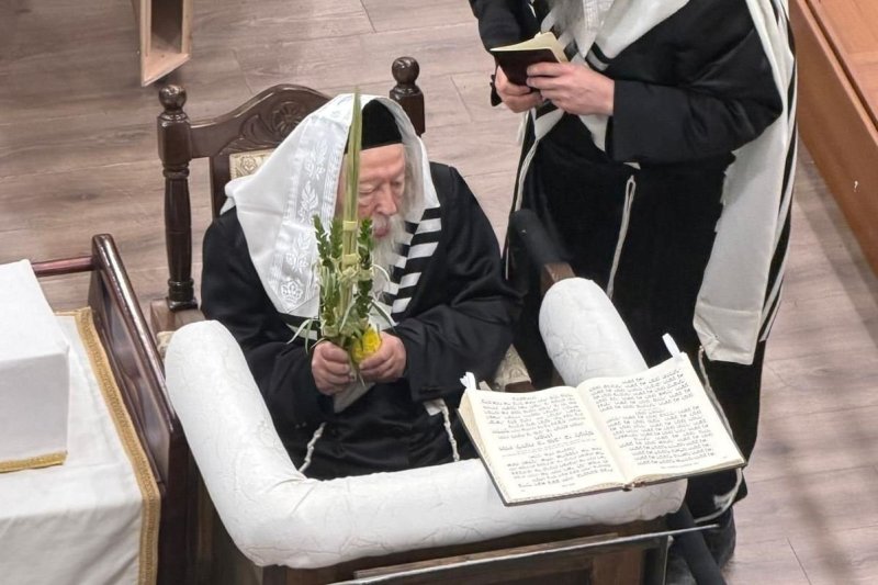 באדיבות המצלם