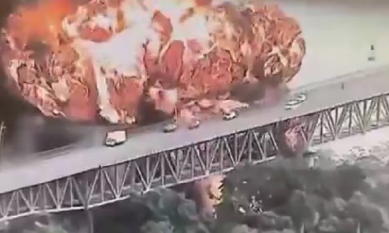 נקמה אירנית או תאונה? מכלית נפט התפוצצה בכניסה לתעלת פנמה