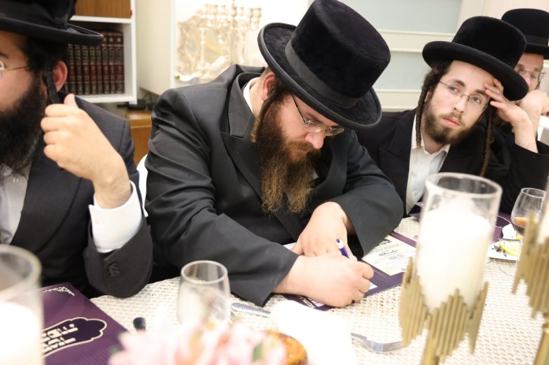 באדיבות המצלם