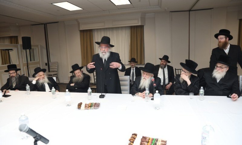 גדולי התורה בארה"ב בכינוס חירום על סכנת בינה מלאכותית בטלפונים