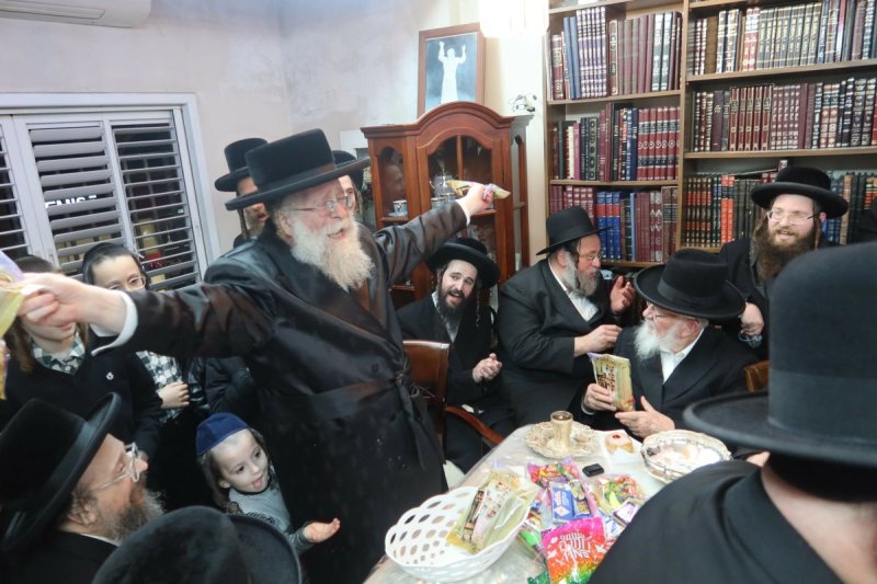 באדיבות המצלם