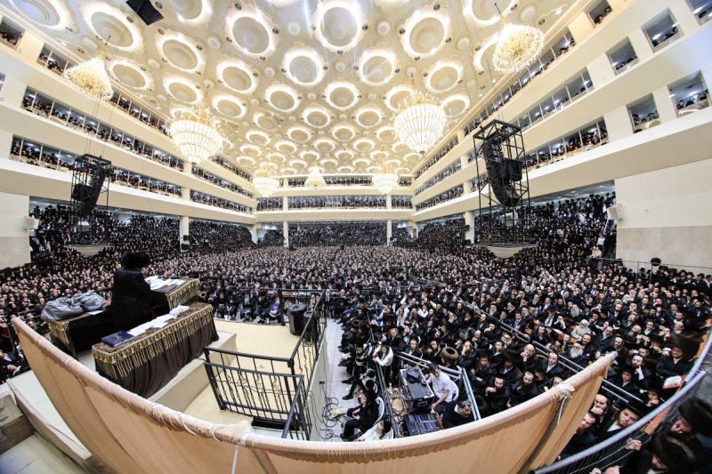 משה גולדשטיין, א. איזנבאך וארי קופרשטוק.