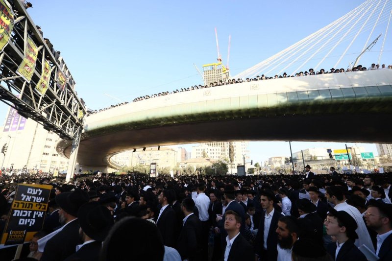 דניאל נפוסי ודוד מנדלסון