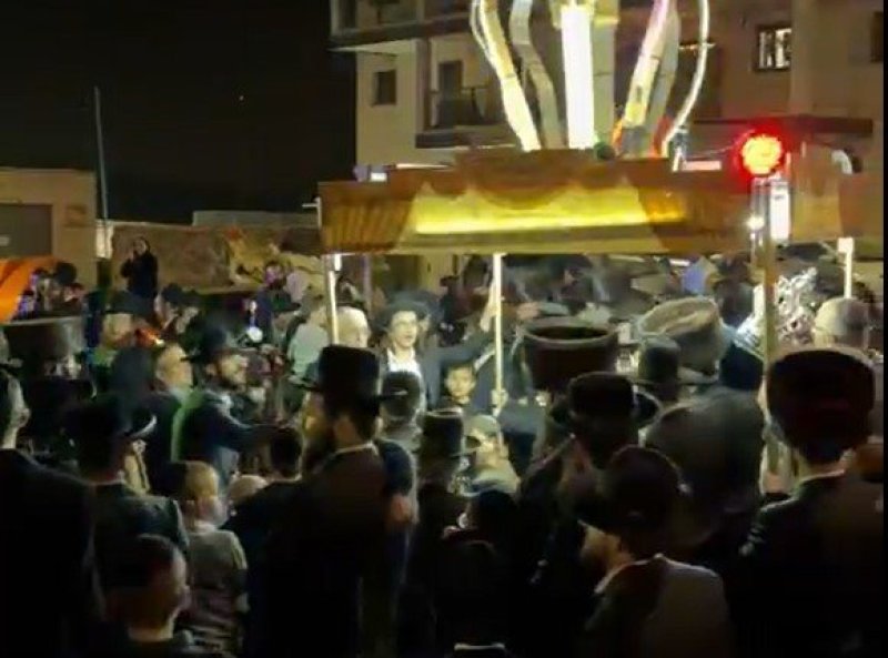 באדיבות המצלם