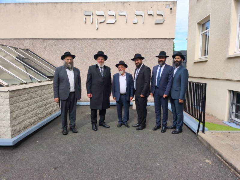 באדיבות המצלם