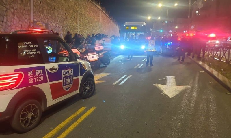 דקה אחר דקה: המפגינים צבאו על האוטובוס והנהג פתח בנסיעה