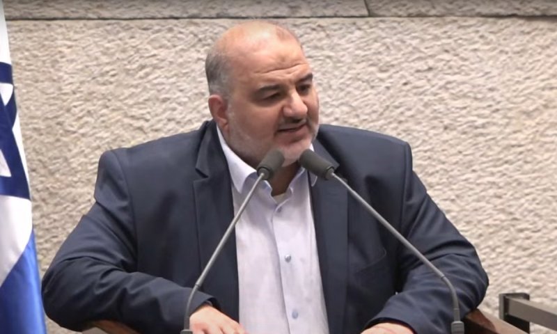 עימות חריף במגזר הערבי: מנסור עבאס תוקף את עזמי בשארה מקטר