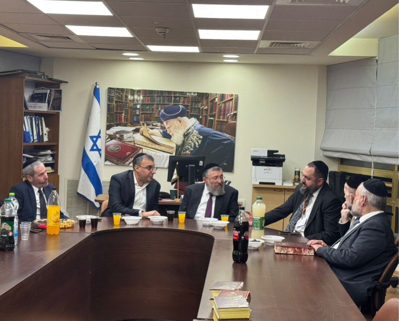 באדיבות: לשכת הנשיא. משרד החוץ והקהילה היהודית באקו