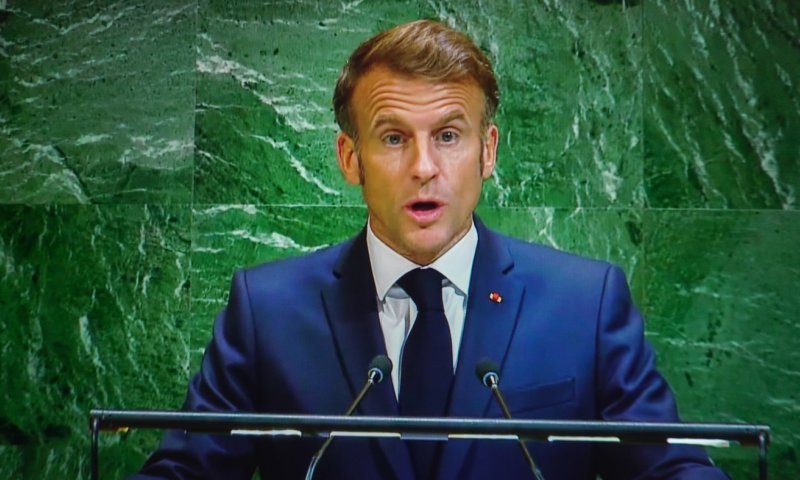 בכירים בישראל תוקפים: "אירופה ברפיסות מביכה, סמרטוט רצפה"