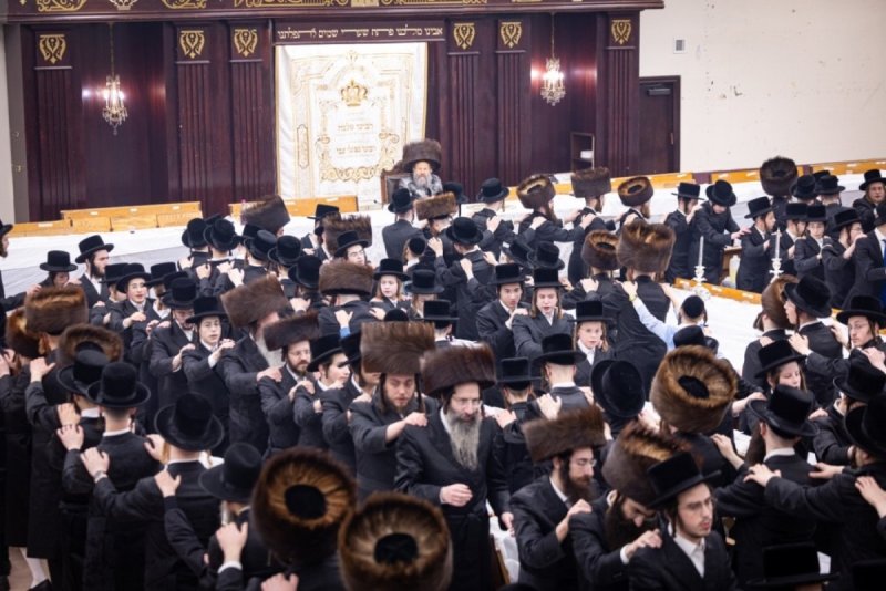 אברומי בלום, אחים לאנטשעווסקי, אייזיק י.