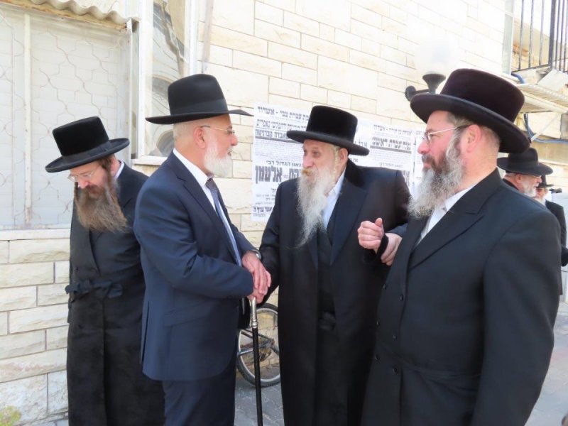 באדיבות המצלם