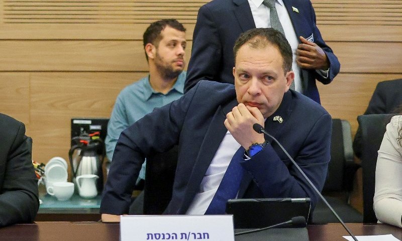 ח"כ ולדימיר בליאק הגיש תלונה למשטרה נגד נשיא המועצת