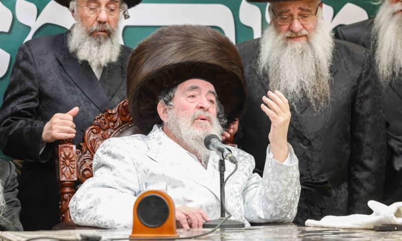 זעקת האדמו"ר מויז'ניץ בטיש: "מה הבהילות לרוץ לחטוף חמץ?"